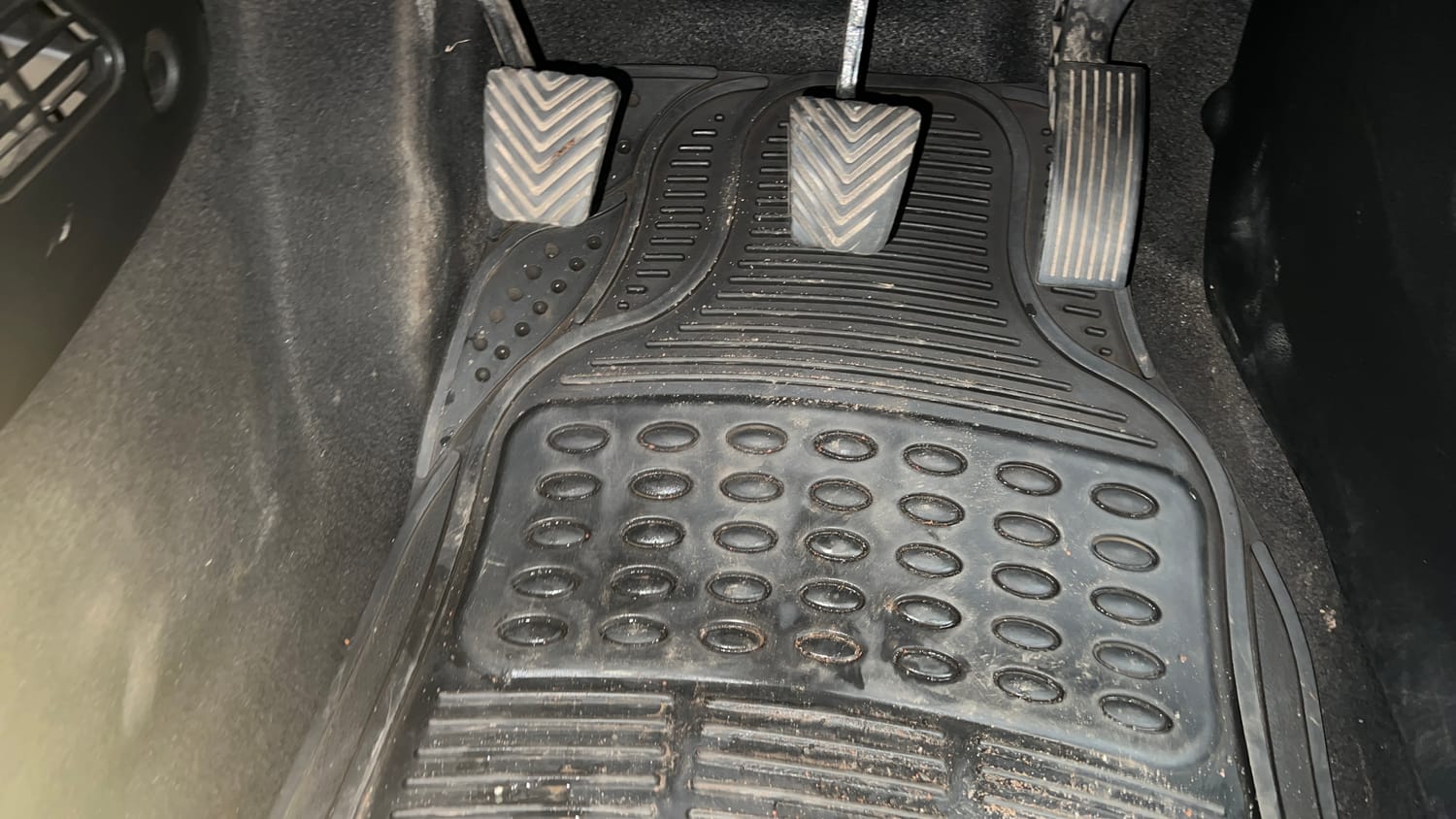 Used 2021 Hyundai Venue SX (O) 1.5 CRDi Diesel Manual interior PEDALS VIEW