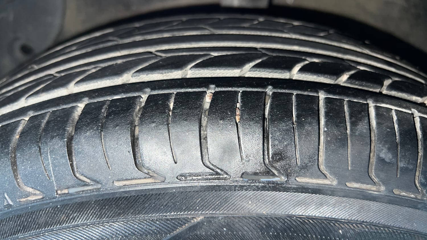 Used 2014 Hyundai Grand i10 Sportz 1.2 Kappa VTVT Petrol Manual tyres LEFT FRONT TYRE TREAD VIEW