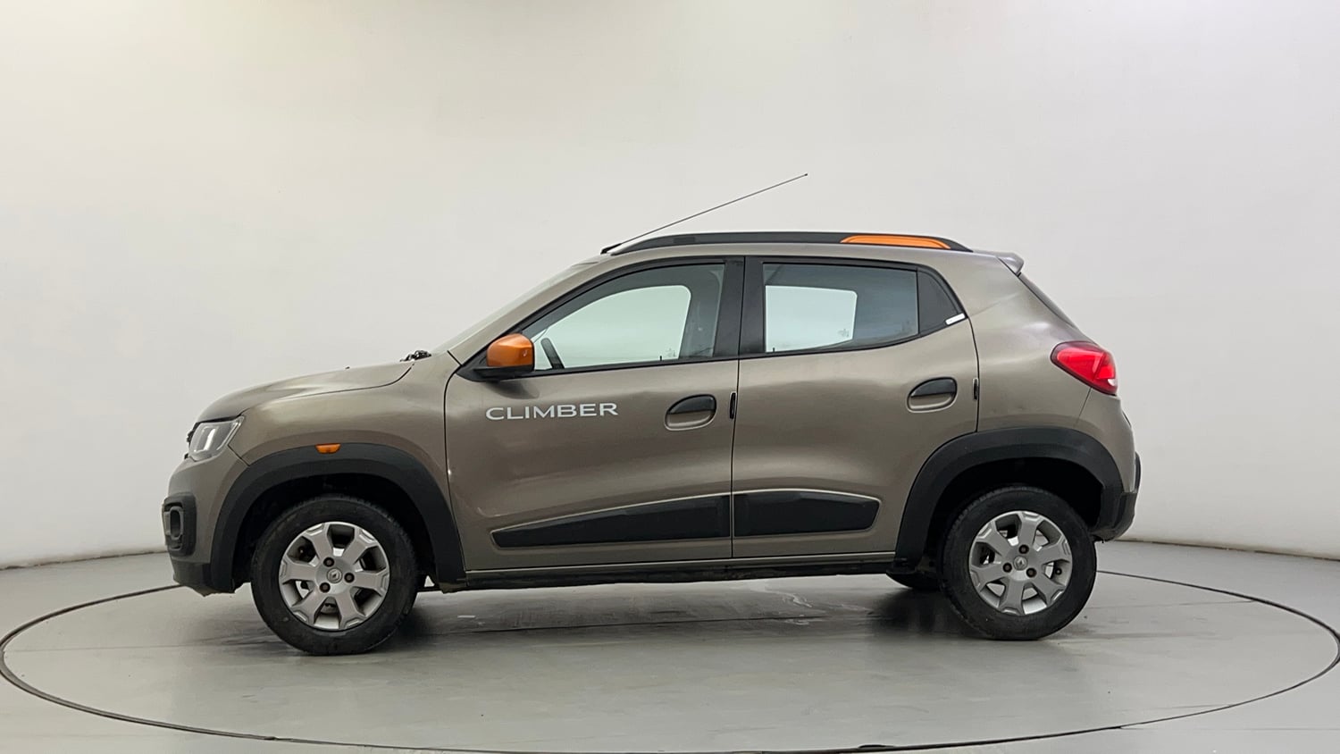Used 2017 Renault Kwid CLIMBER 1.0 AMT Petrol Automatic exterior LEFT SIDE VIEW