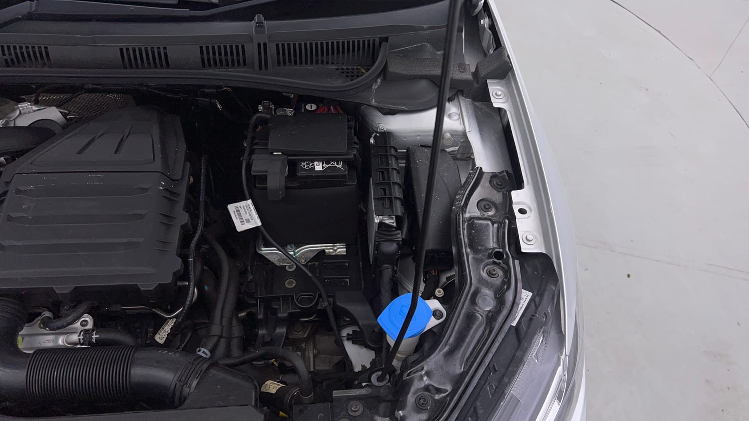 Used 2025 Volkswagen Virtus Comfortline 1.0 TSI MT Petrol Manual engine ENGINE LEFT SIDE VIEW