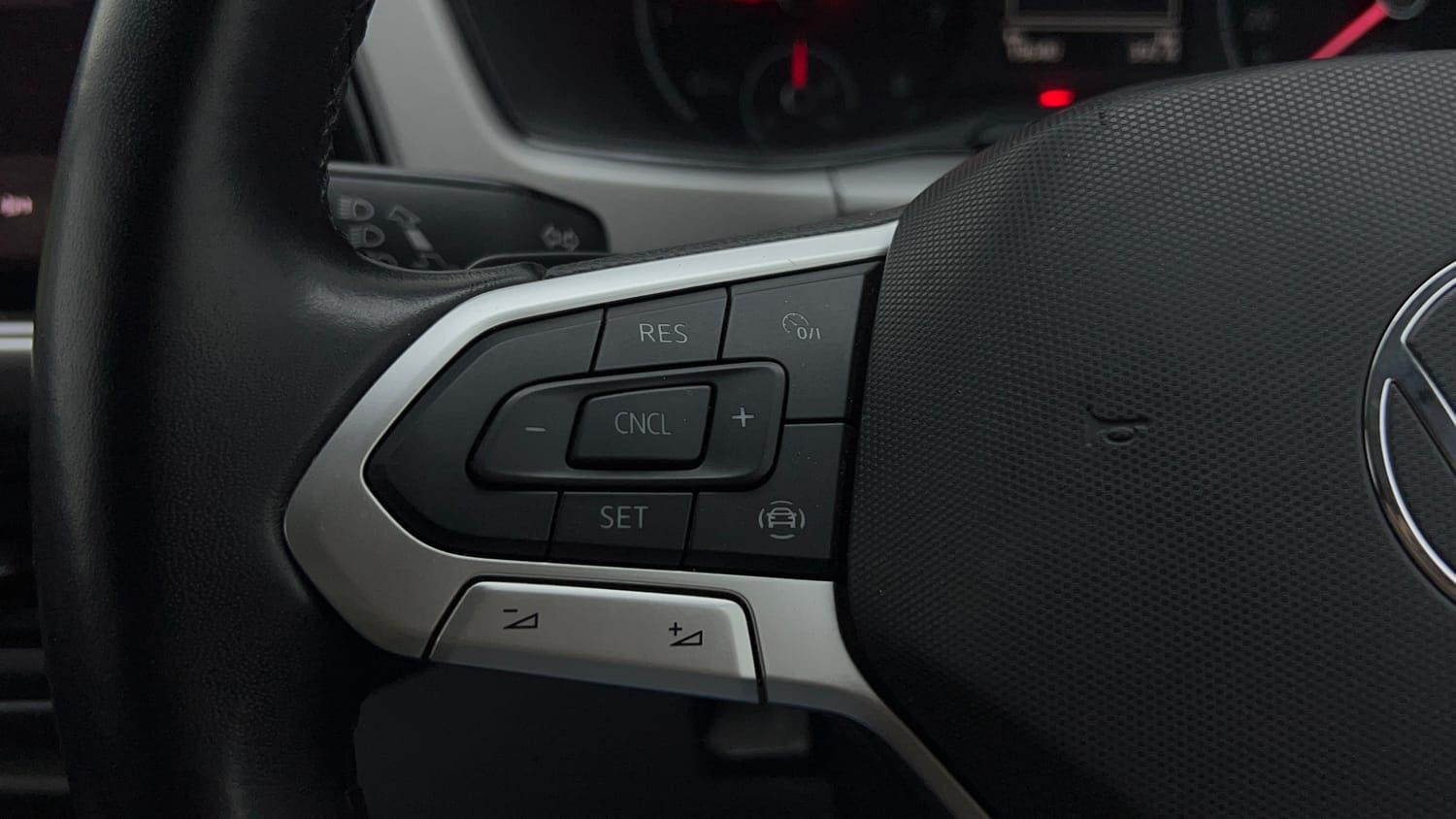 2022 Volkswagen Taigun Highline 1.0 TSI AT-41