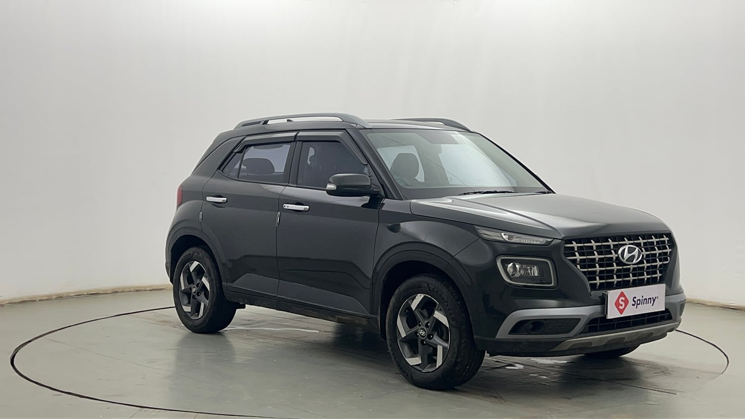 Used 2021 Hyundai Venue SX (O) 1.5 CRDi Diesel Manual exterior RIGHT FRONT CORNER VIEW