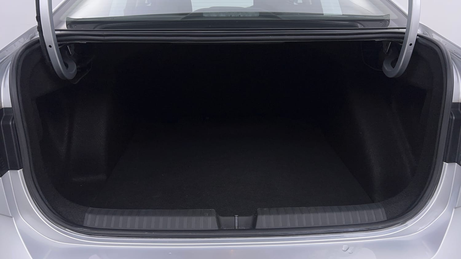 Used 2025 Volkswagen Virtus Comfortline 1.0 TSI MT Petrol Manual interior DICKY INSIDE VIEW