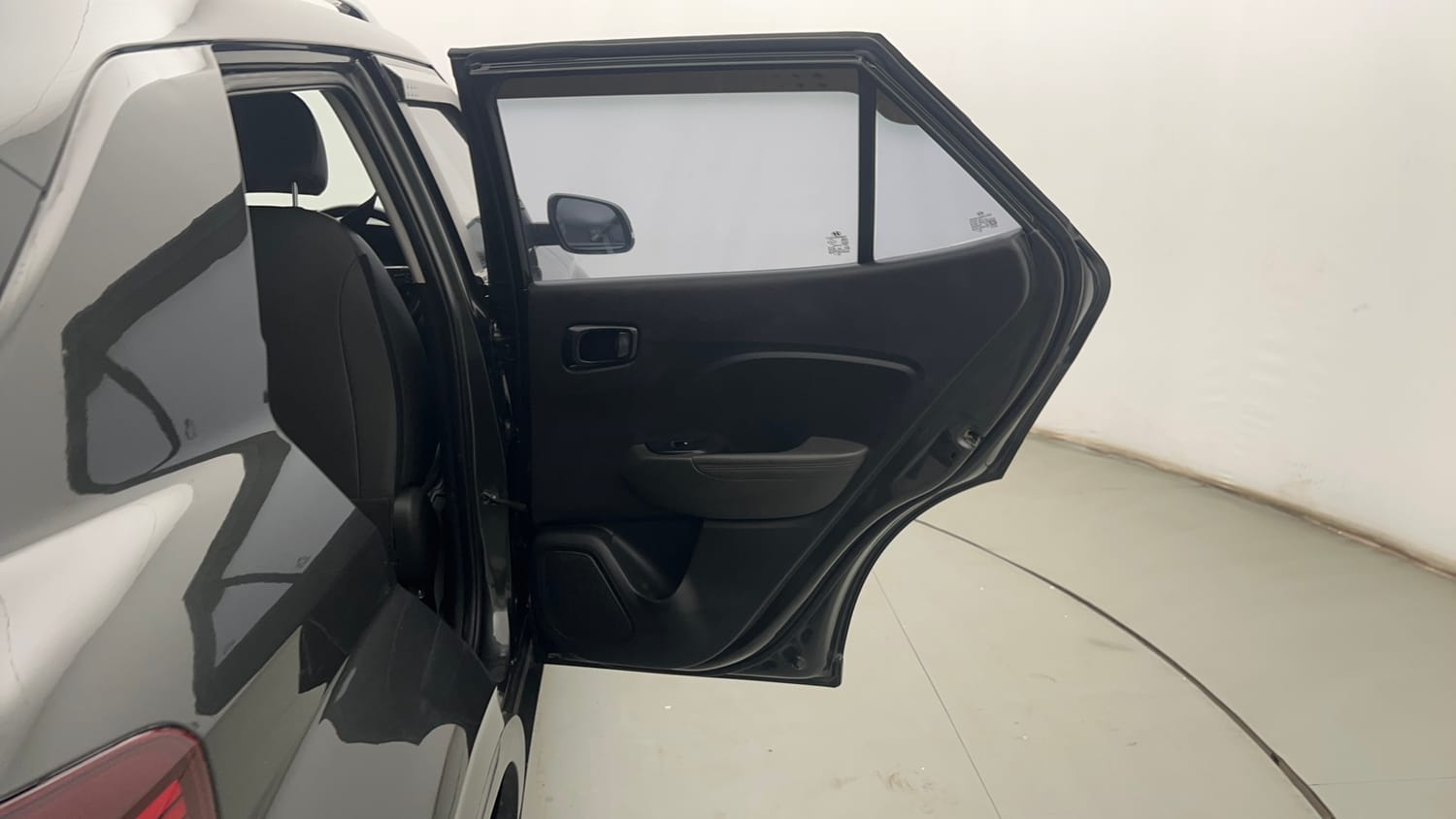 Used 2021 Hyundai Venue SX (O) 1.5 CRDi Diesel Manual interior RIGHT REAR DOOR OPEN VIEW