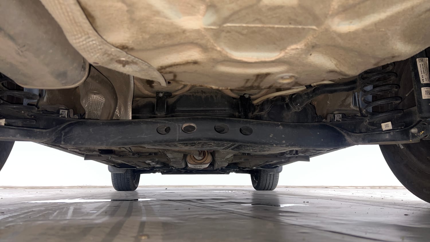 Used 2025 Volkswagen Virtus Comfortline 1.0 TSI MT Petrol Manual extra REAR UNDERBODY VIEW (TAKEN FROM REAR)