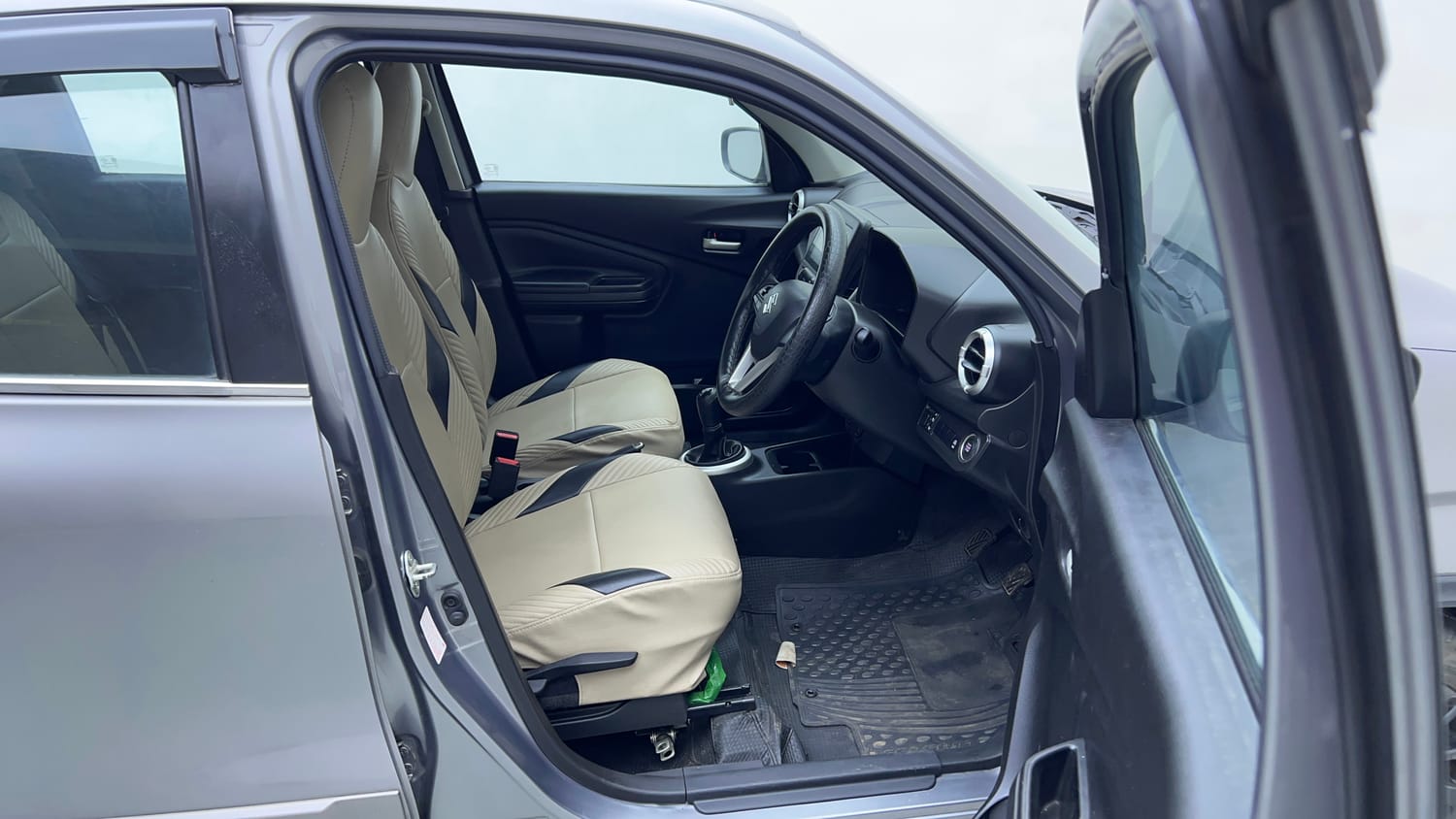 Used 2022 Maruti Suzuki Celerio ZXi Plus Petrol Manual interior RIGHT SIDE FRONT DOOR CABIN VIEW