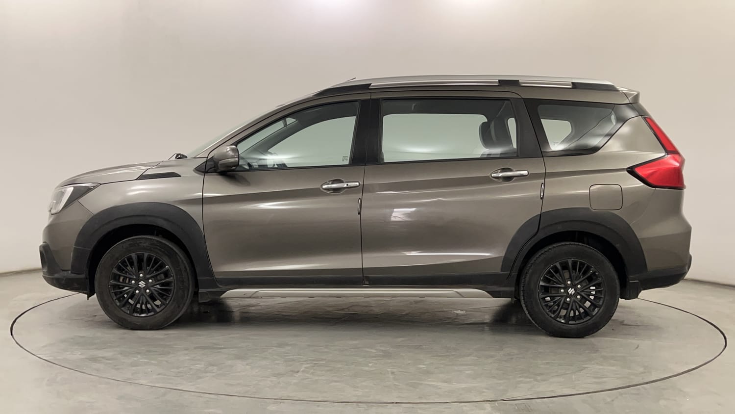 Used 2019 Maruti Suzuki XL6 Alpha AT Petrol Petrol Automatic exterior LEFT SIDE VIEW