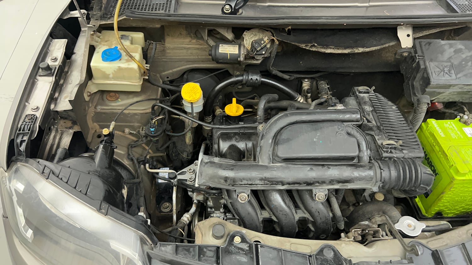 Used 2017 Renault Kwid CLIMBER 1.0 AMT Petrol Automatic engine ENGINE RIGHT SIDE VIEW