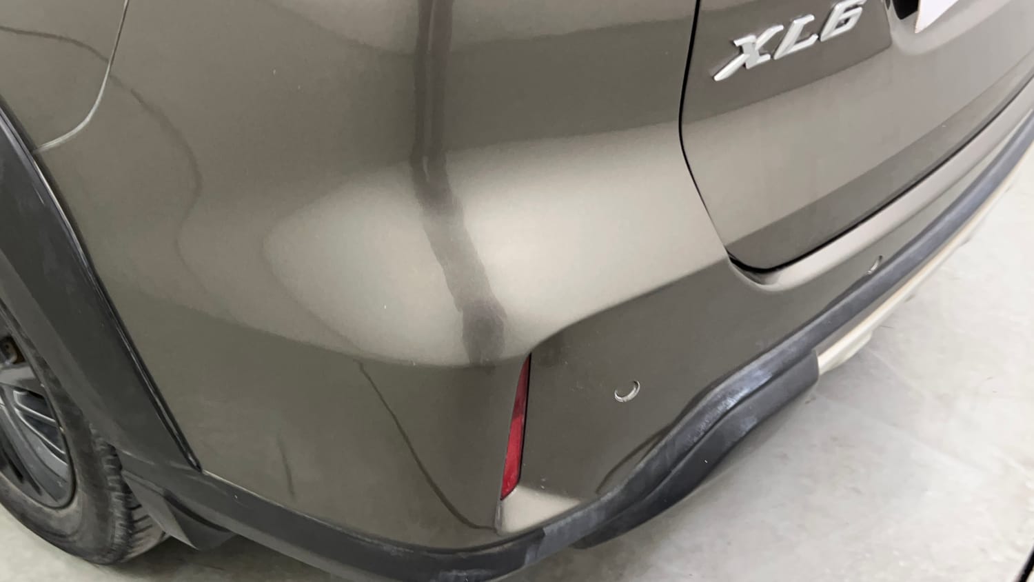 Used 2019 Maruti Suzuki XL6 Alpha AT Petrol Petrol Automatic dents MINOR SCRATCH