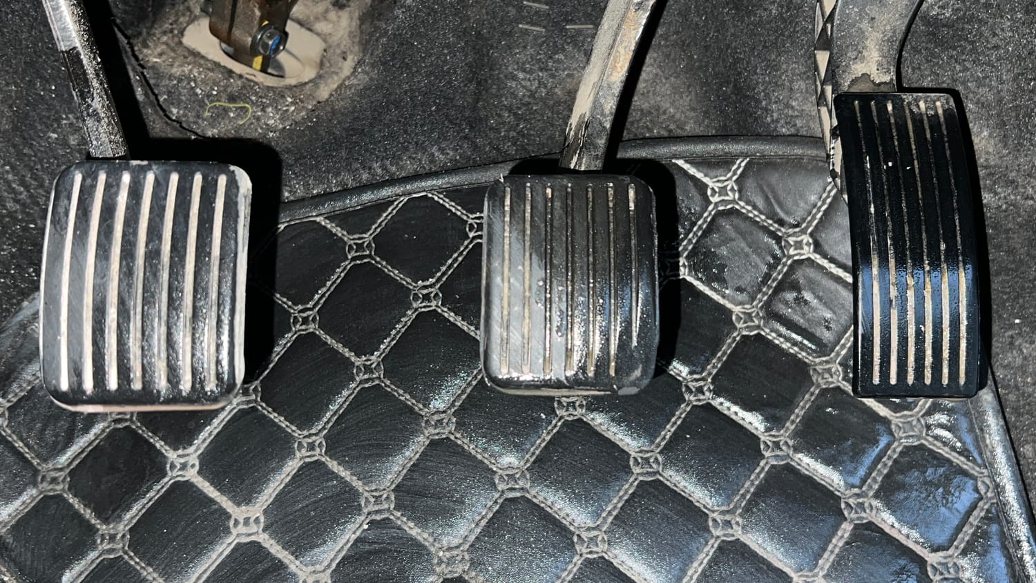 Used 2014 Hyundai Grand i10 Sportz 1.2 Kappa VTVT Petrol Manual interior PEDALS VIEW