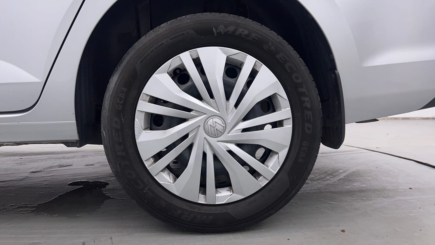 Used 2025 Volkswagen Virtus Comfortline 1.0 TSI MT Petrol Manual tyres LEFT REAR TYRE RIM VIEW