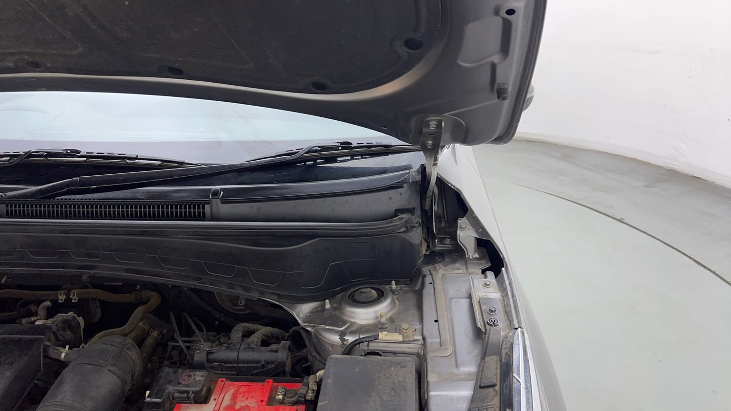 Used 2019 Kia Seltos GTX 1.4 Petrol Manual engine ENGINE LEFT SIDE HINGE & APRON VIEW