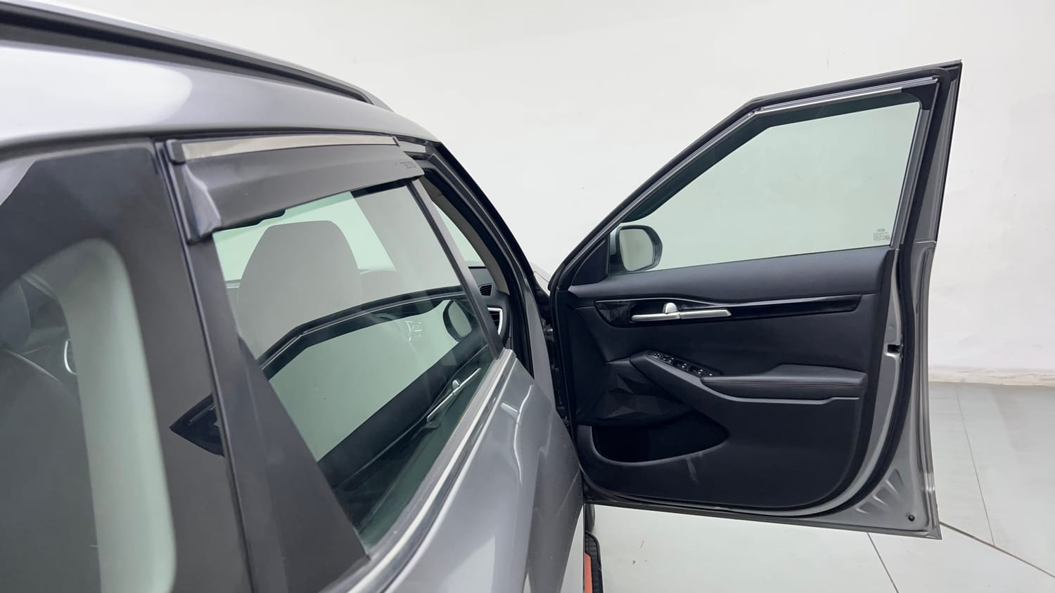 Used 2019 Kia Seltos GTX 1.4 Petrol Manual interior RIGHT FRONT DOOR OPEN VIEW