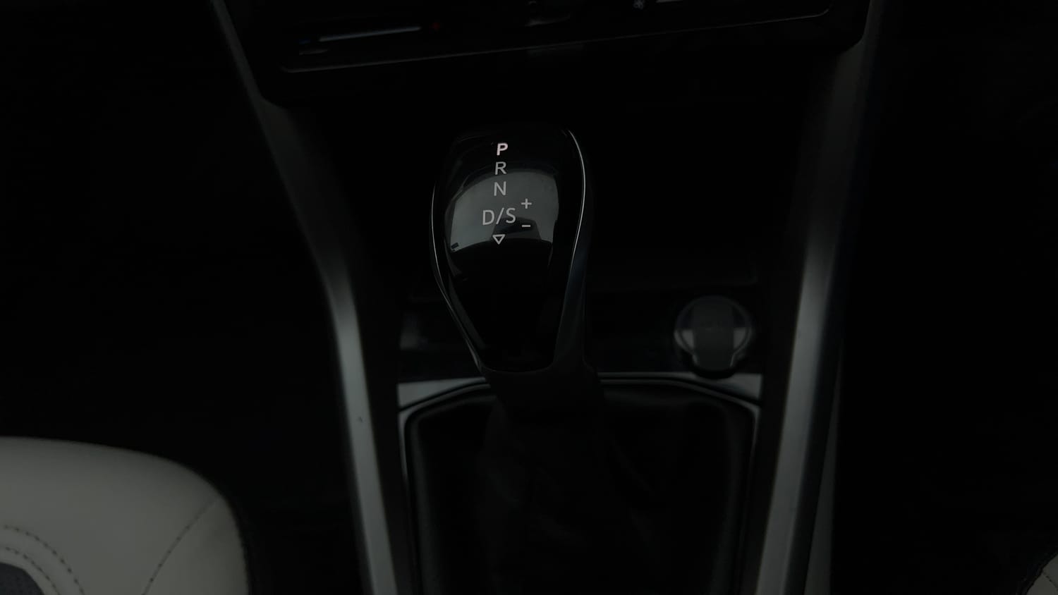 2022 Volkswagen Taigun Highline 1.0 TSI AT-16