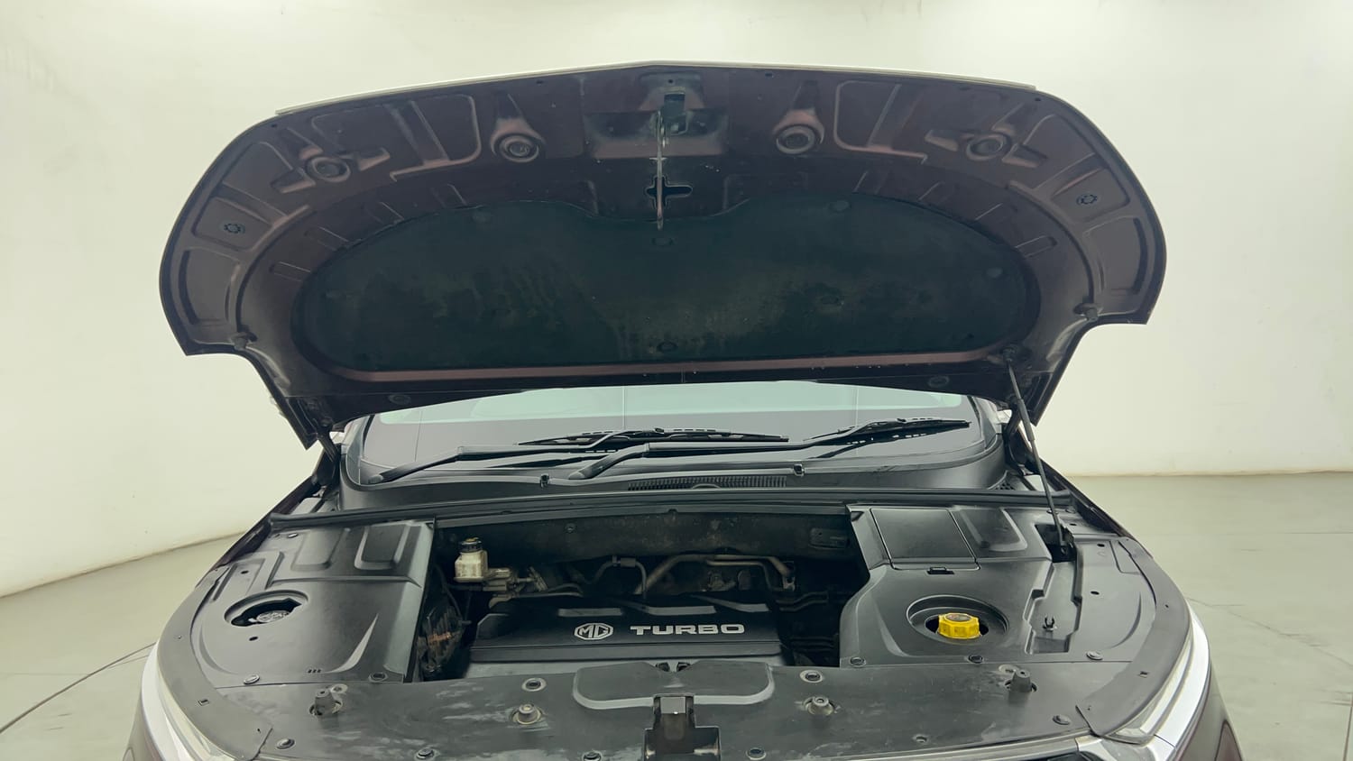 Used 2019 MG Motors Hector Sharp 1.5 DCT Petrol Petrol Automatic engine ENGINE & BONNET OPEN FRONT VIEW