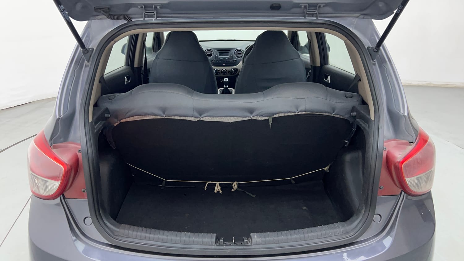 Used 2014 Hyundai Grand i10 Sportz 1.2 Kappa VTVT Petrol Manual interior DICKY INSIDE VIEW