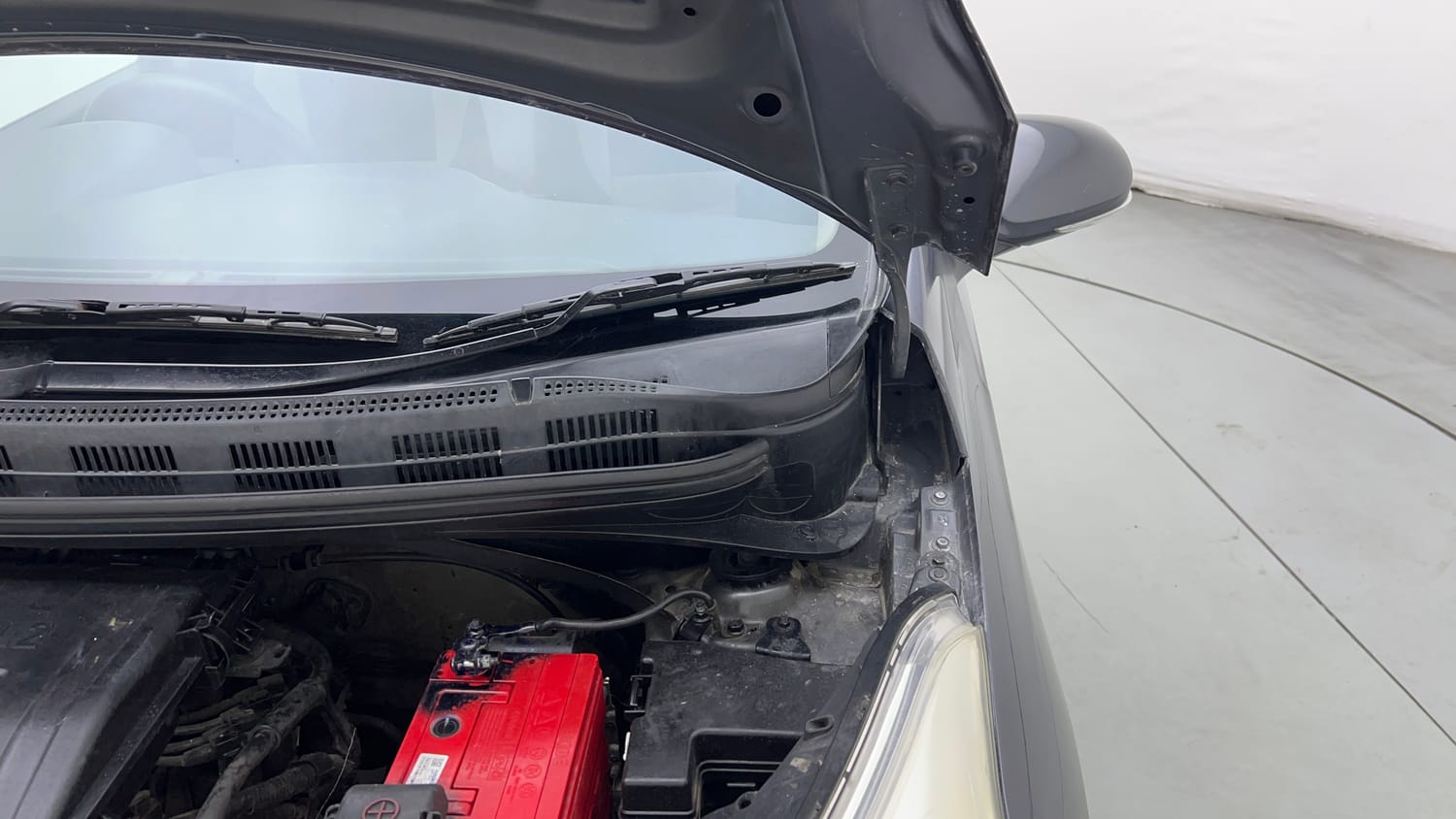 Used 2014 Hyundai Grand i10 Sportz 1.2 Kappa VTVT Petrol Manual engine ENGINE LEFT SIDE HINGE & APRON VIEW