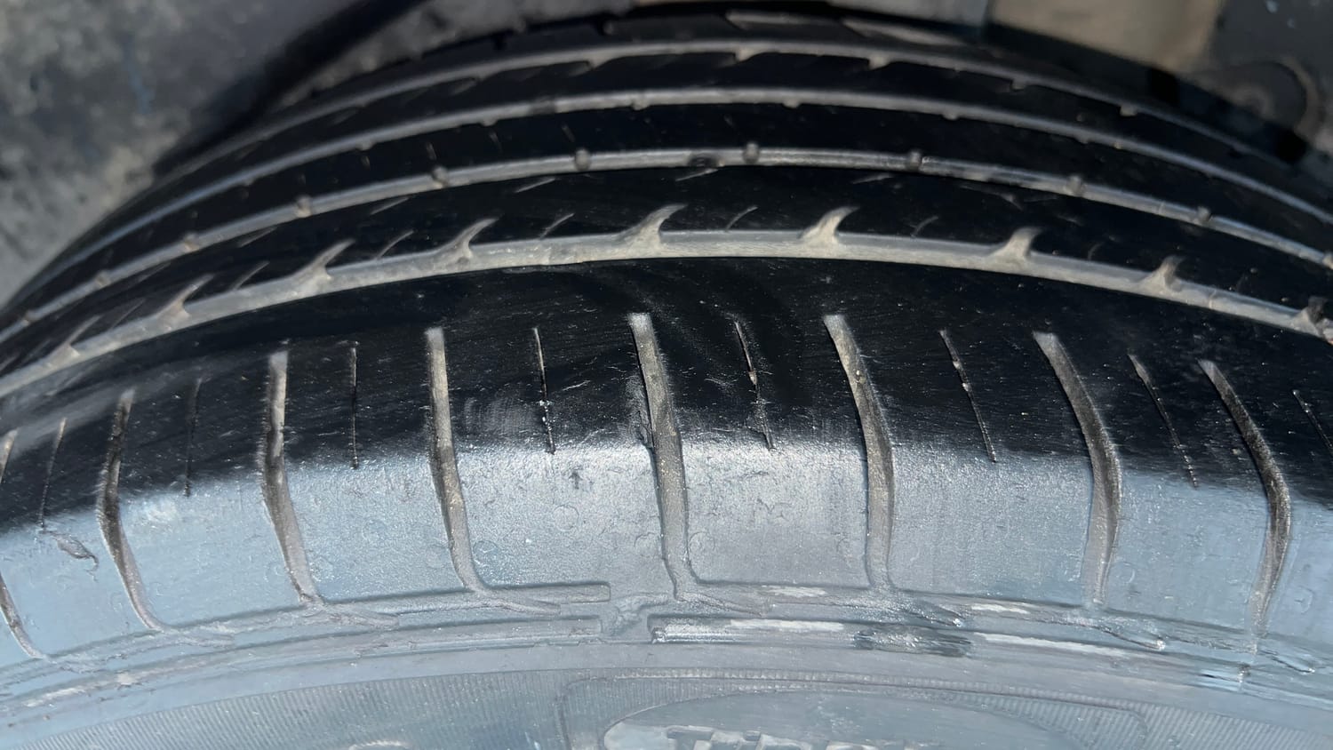 Used 2019 Kia Seltos GTX 1.4 Petrol Manual tyres LEFT REAR TYRE TREAD VIEW
