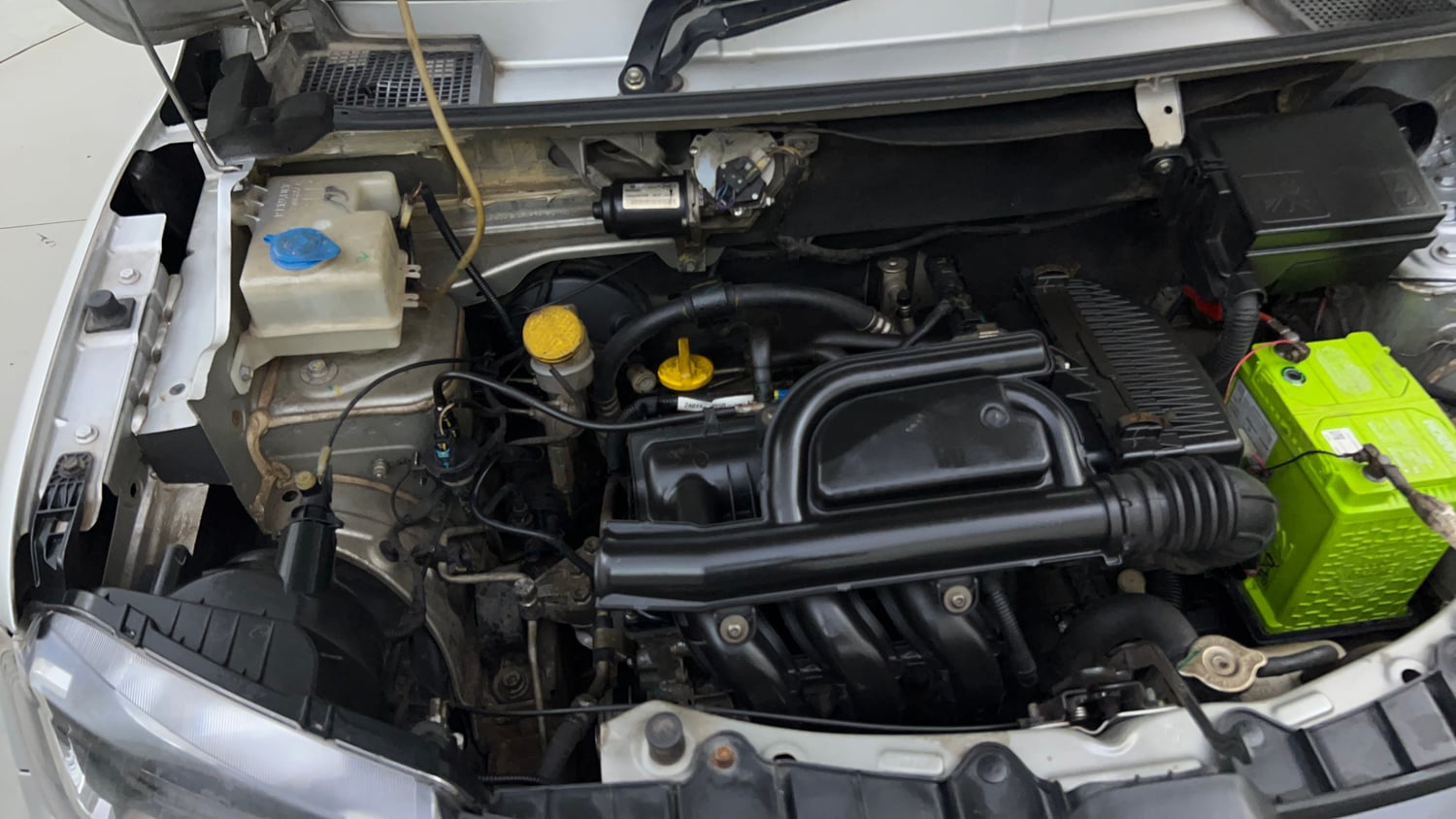 Used 2017 Renault Kwid 1.0 RXL AMT Petrol Automatic engine ENGINE RIGHT SIDE VIEW