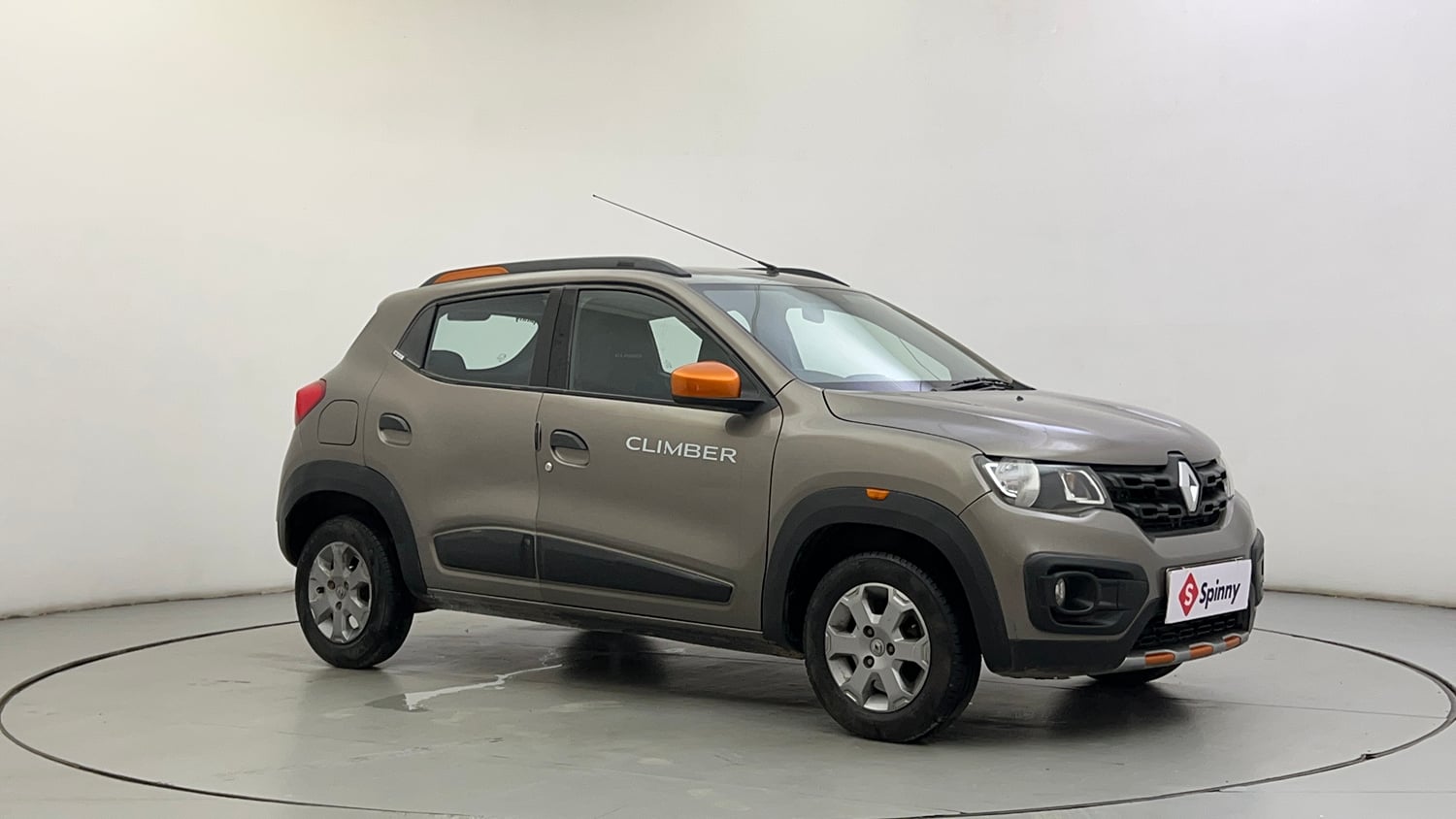 Used 2017 Renault Kwid CLIMBER 1.0 AMT Petrol Automatic exterior RIGHT FRONT CORNER VIEW