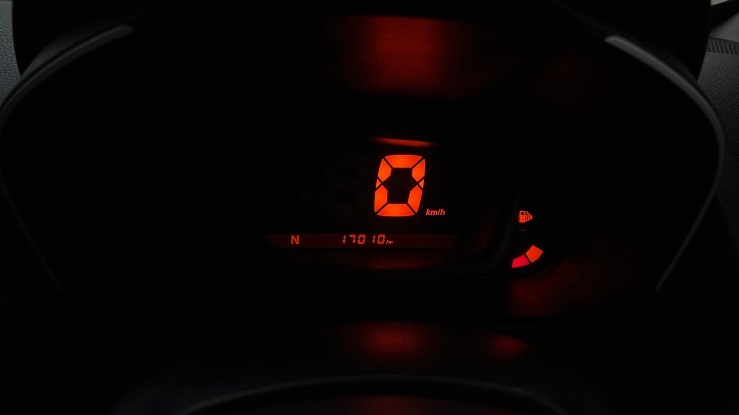 Used 2017 Renault Kwid 1.0 RXL AMT Petrol Automatic interior CLUSTERMETER VIEW