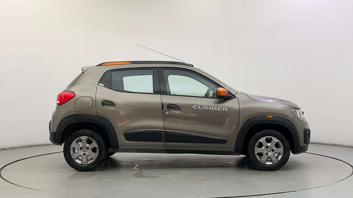 Used 2017 Renault Kwid CLIMBER 1.0 AMT Petrol Automatic exterior RIGHT SIDE VIEW