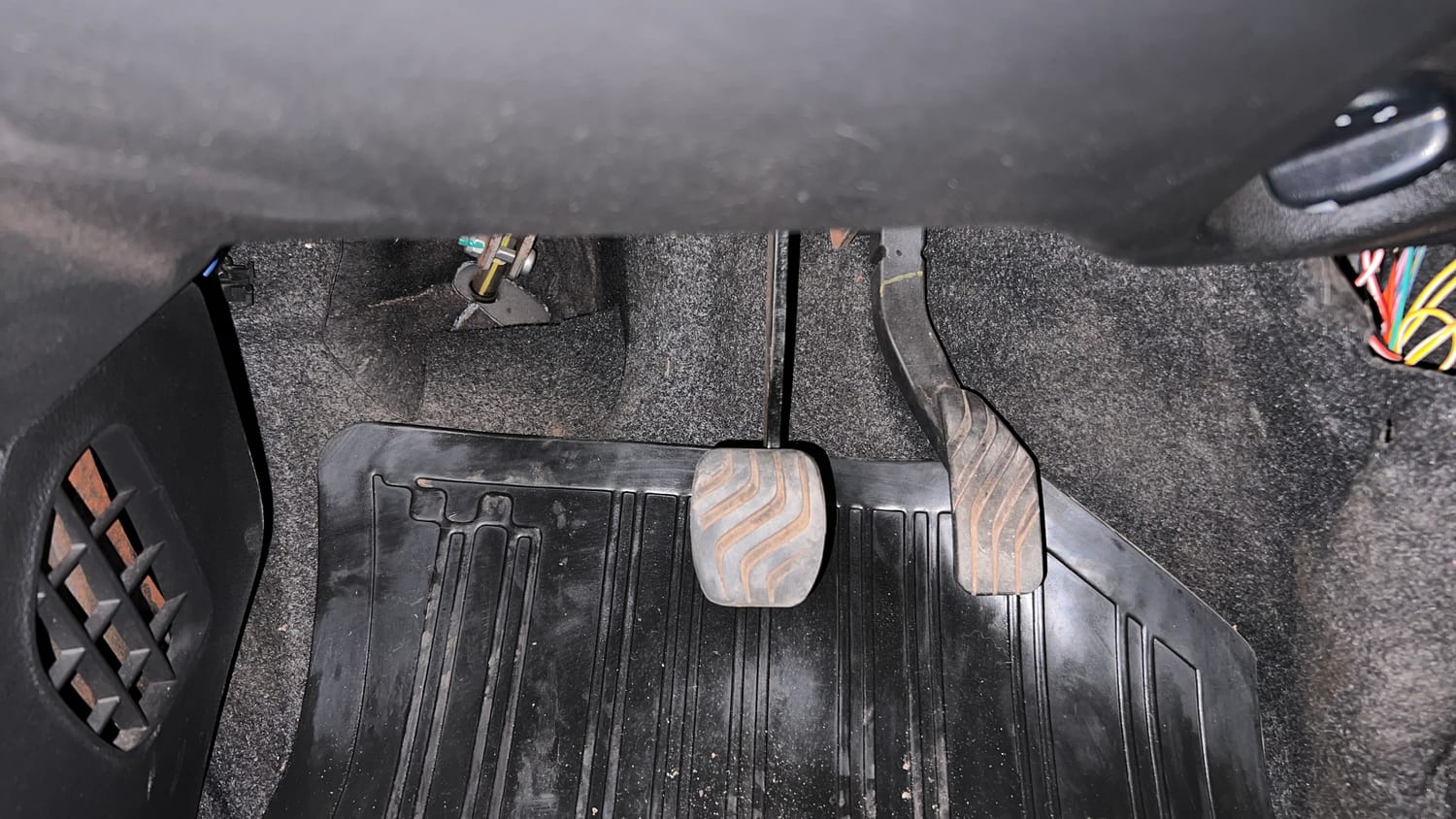 Used 2017 Renault Kwid 1.0 RXL AMT Petrol Automatic interior PEDALS VIEW
