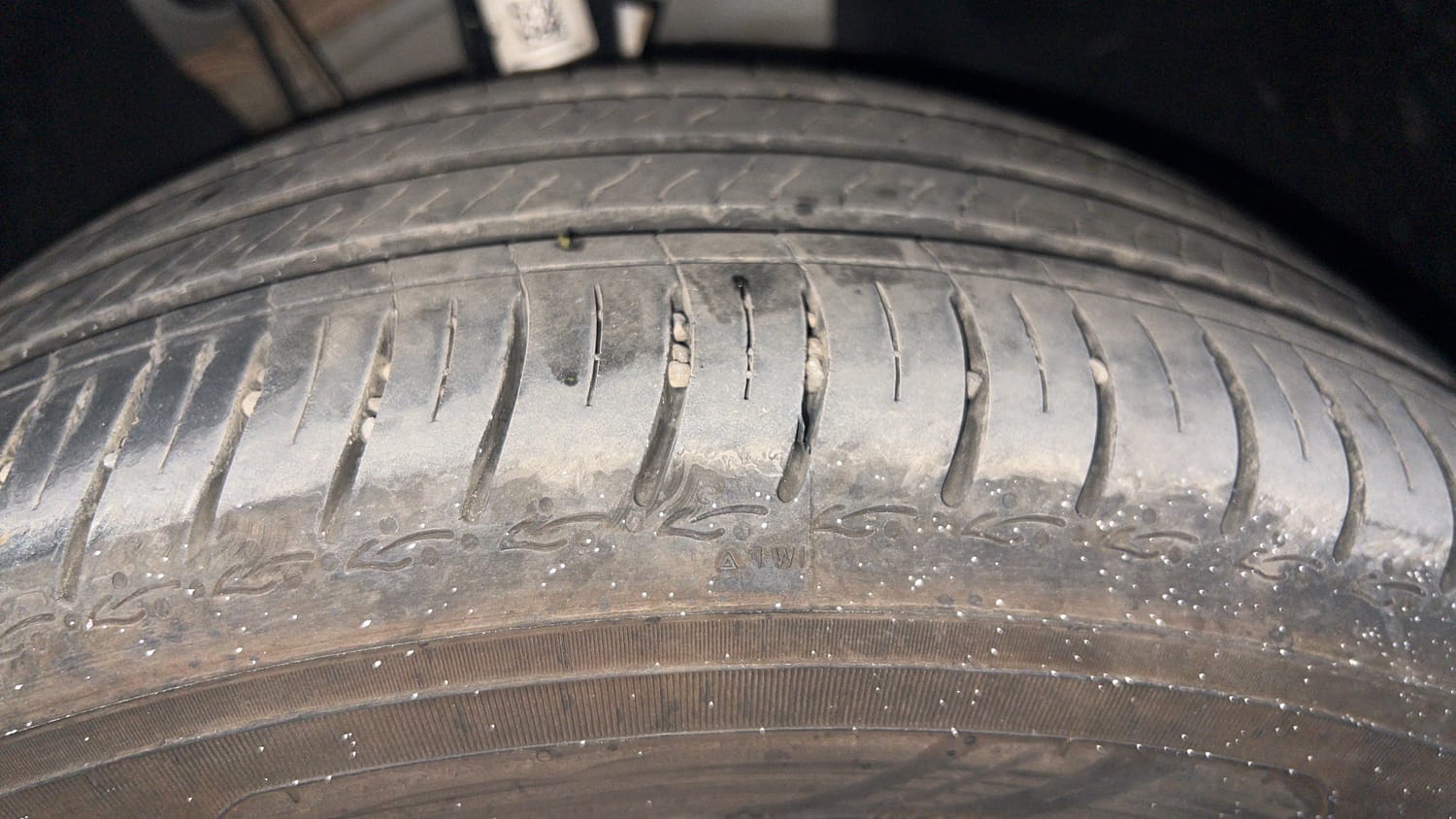 Used 2025 Volkswagen Virtus Comfortline 1.0 TSI MT Petrol Manual tyres RIGHT FRONT TYRE TREAD VIEW