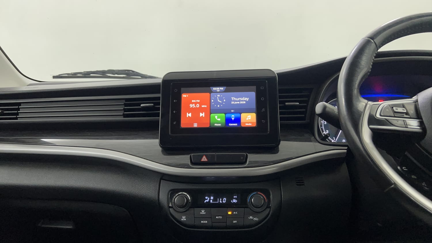 Used 2019 Maruti Suzuki XL6 Alpha AT Petrol Petrol Automatic interior MUSIC SYSTEM & AC CONTROL VIEW