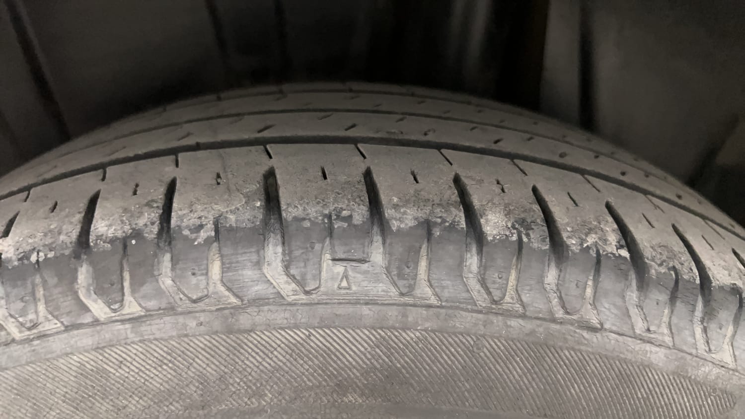 Used 2019 Maruti Suzuki XL6 Alpha AT Petrol Petrol Automatic tyres LEFT REAR TYRE TREAD VIEW