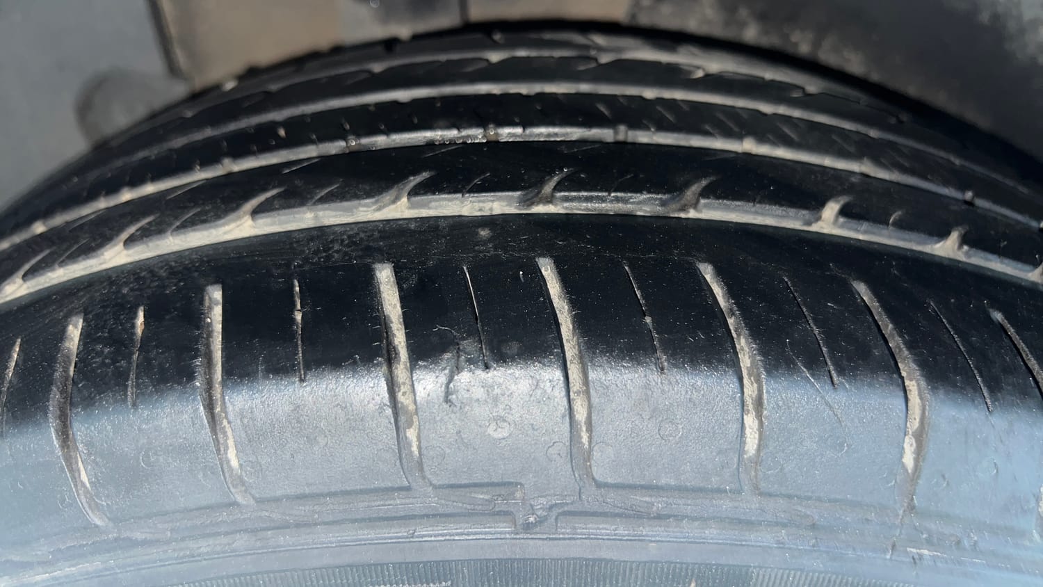Used 2019 Kia Seltos GTX 1.4 Petrol Manual tyres RIGHT REAR TYRE TREAD VIEW