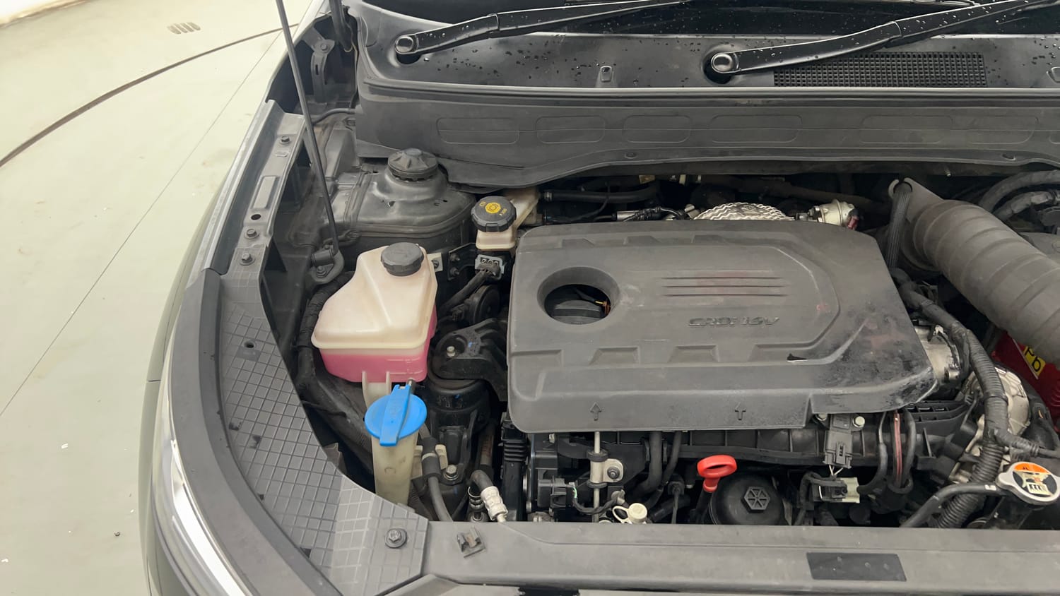 Used 2021 Hyundai Venue SX (O) 1.5 CRDi Diesel Manual engine ENGINE RIGHT SIDE VIEW