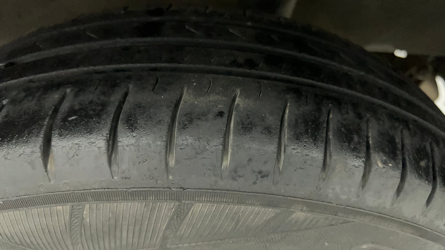 Used 2017 Renault Kwid CLIMBER 1.0 AMT Petrol Automatic tyres LEFT REAR TYRE TREAD VIEW