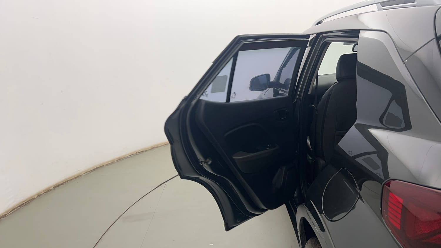 Used 2021 Hyundai Venue SX (O) 1.5 CRDi Diesel Manual interior LEFT REAR DOOR OPEN VIEW