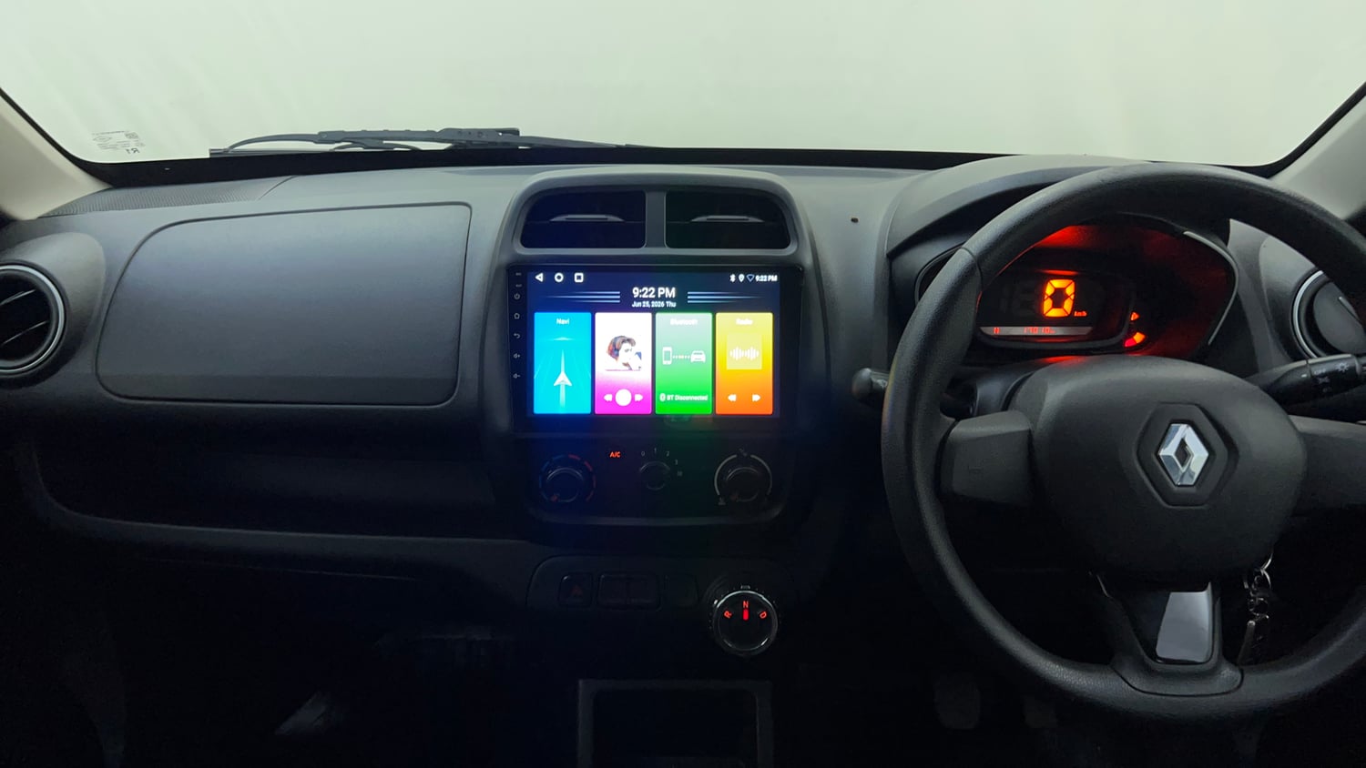 Used 2017 Renault Kwid 1.0 RXL AMT Petrol Automatic interior MUSIC SYSTEM & AC CONTROL VIEW