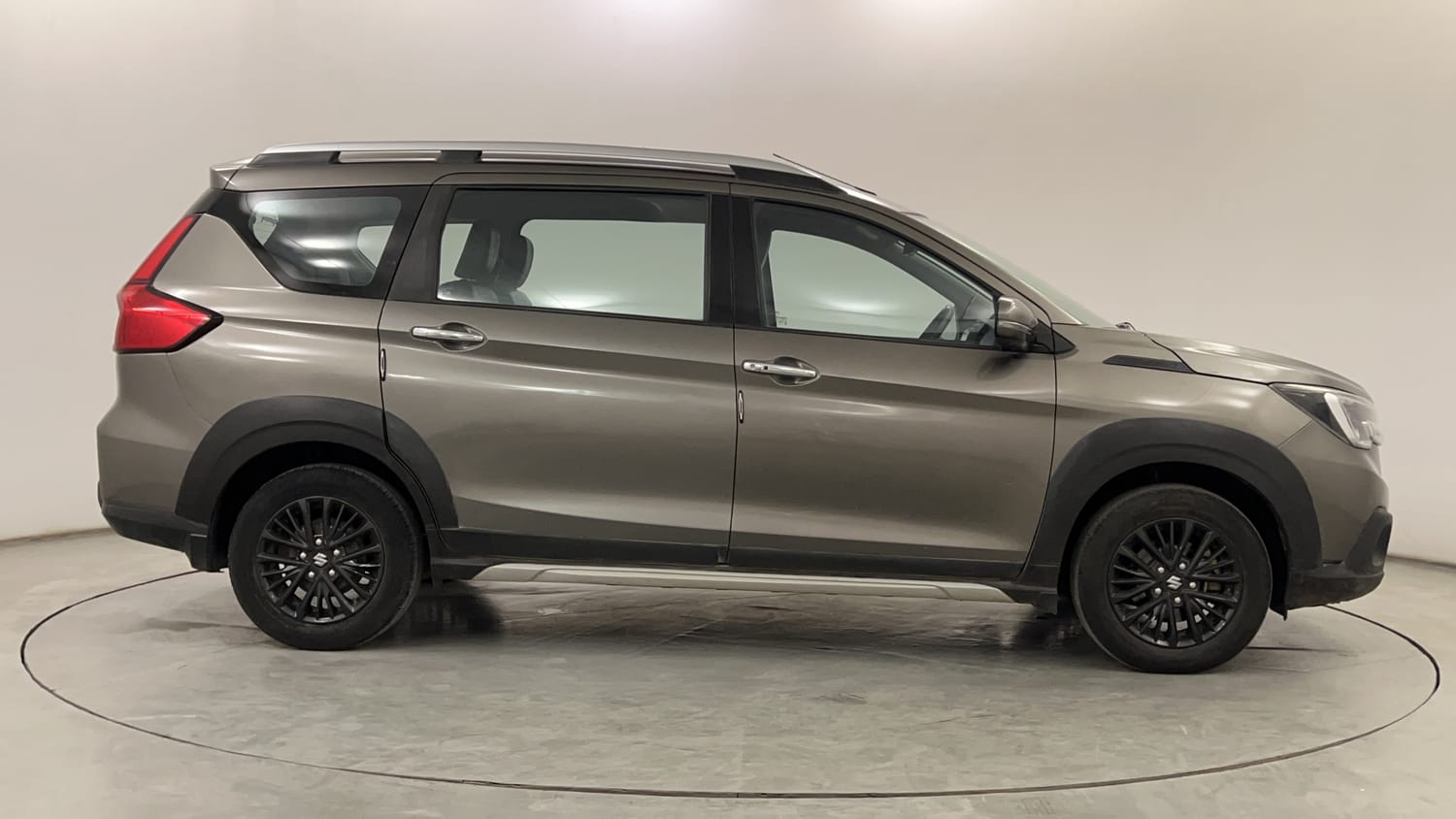 Used 2019 Maruti Suzuki XL6 Alpha AT Petrol Petrol Automatic exterior RIGHT SIDE VIEW