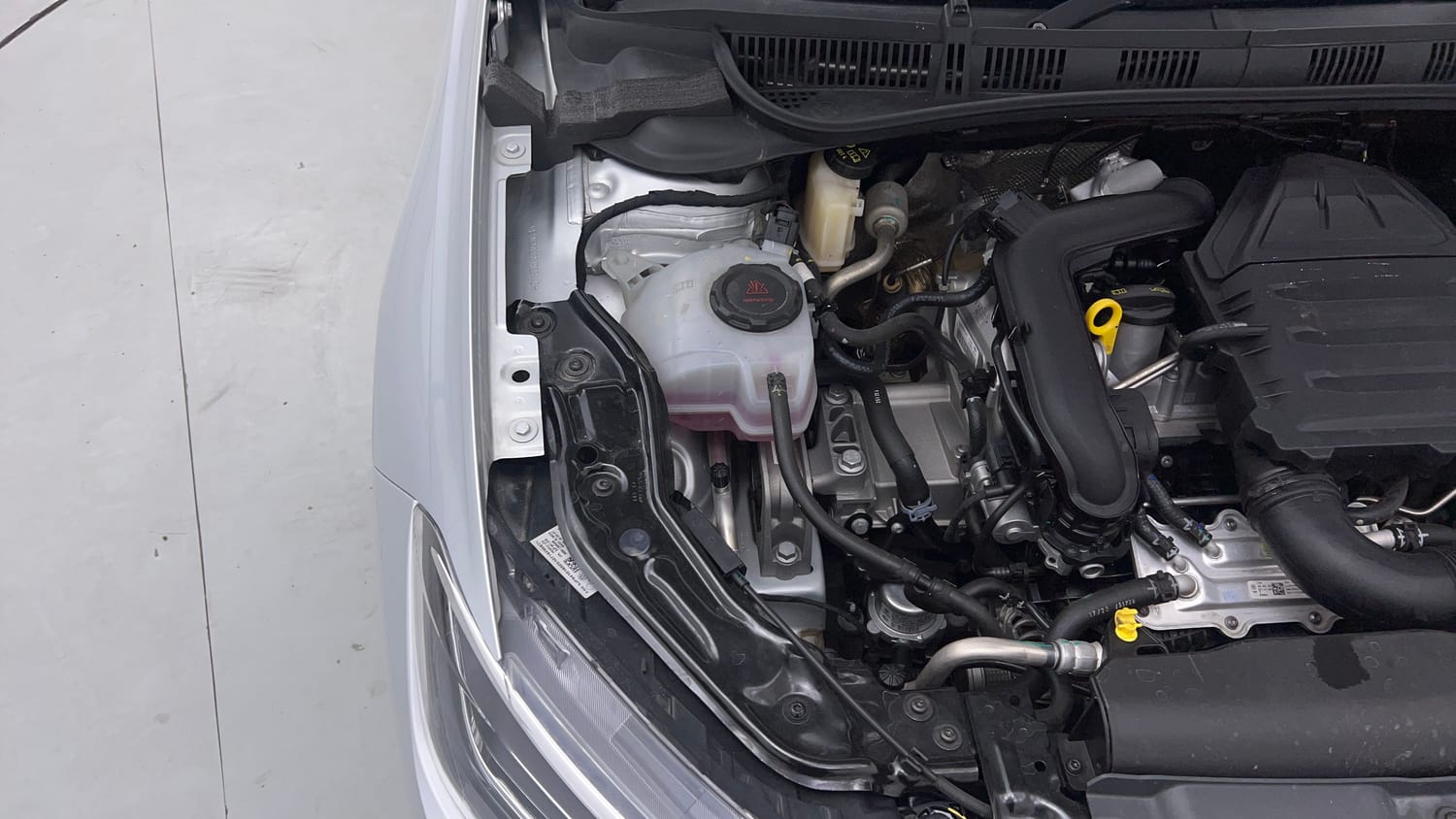 Used 2025 Volkswagen Virtus Comfortline 1.0 TSI MT Petrol Manual engine ENGINE RIGHT SIDE VIEW