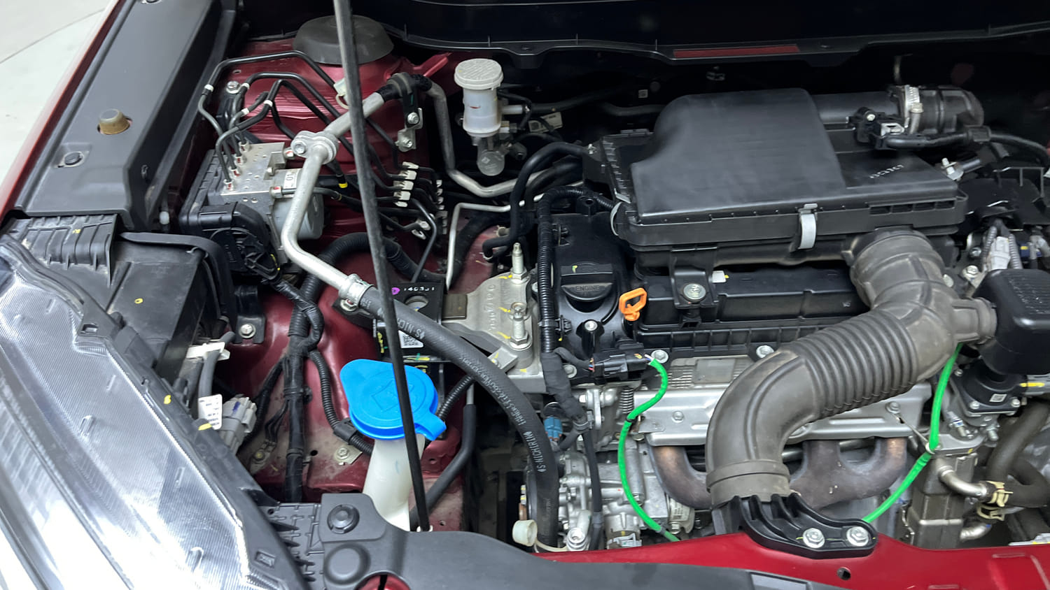 Used 2023 Toyota Urban Cruiser Hyryder V AWD NeoDrive Petrol Manual engine ENGINE RIGHT SIDE VIEW