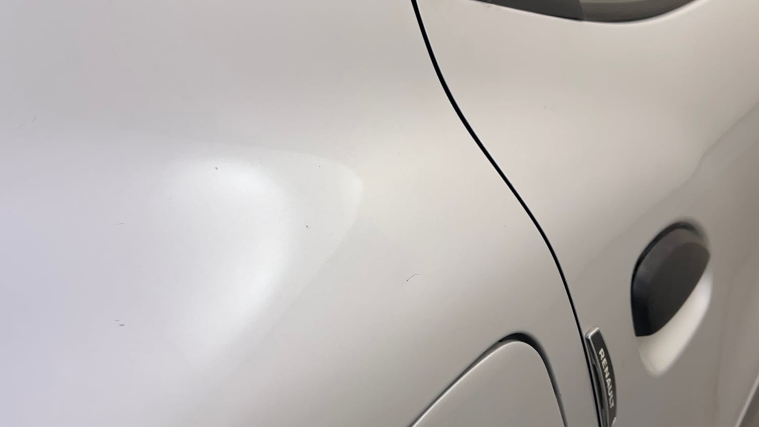 Used 2017 Renault Kwid 1.0 RXL AMT Petrol Automatic dents MINOR DENT