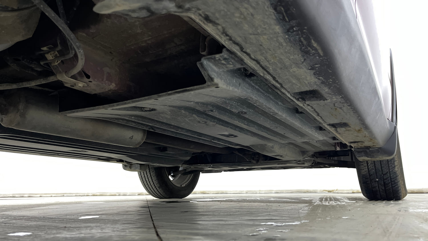 Used 2023 Toyota Urban Cruiser Hyryder V AWD NeoDrive Petrol Manual extra REAR RIGHT UNDERBODY VIEW