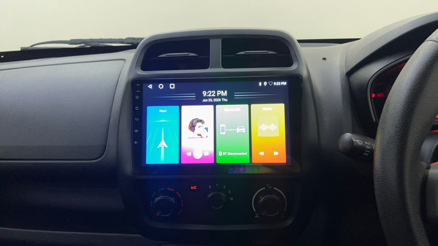 Used 2017 Renault Kwid 1.0 RXL AMT Petrol Automatic top_features Integrated (in-dash) music system
