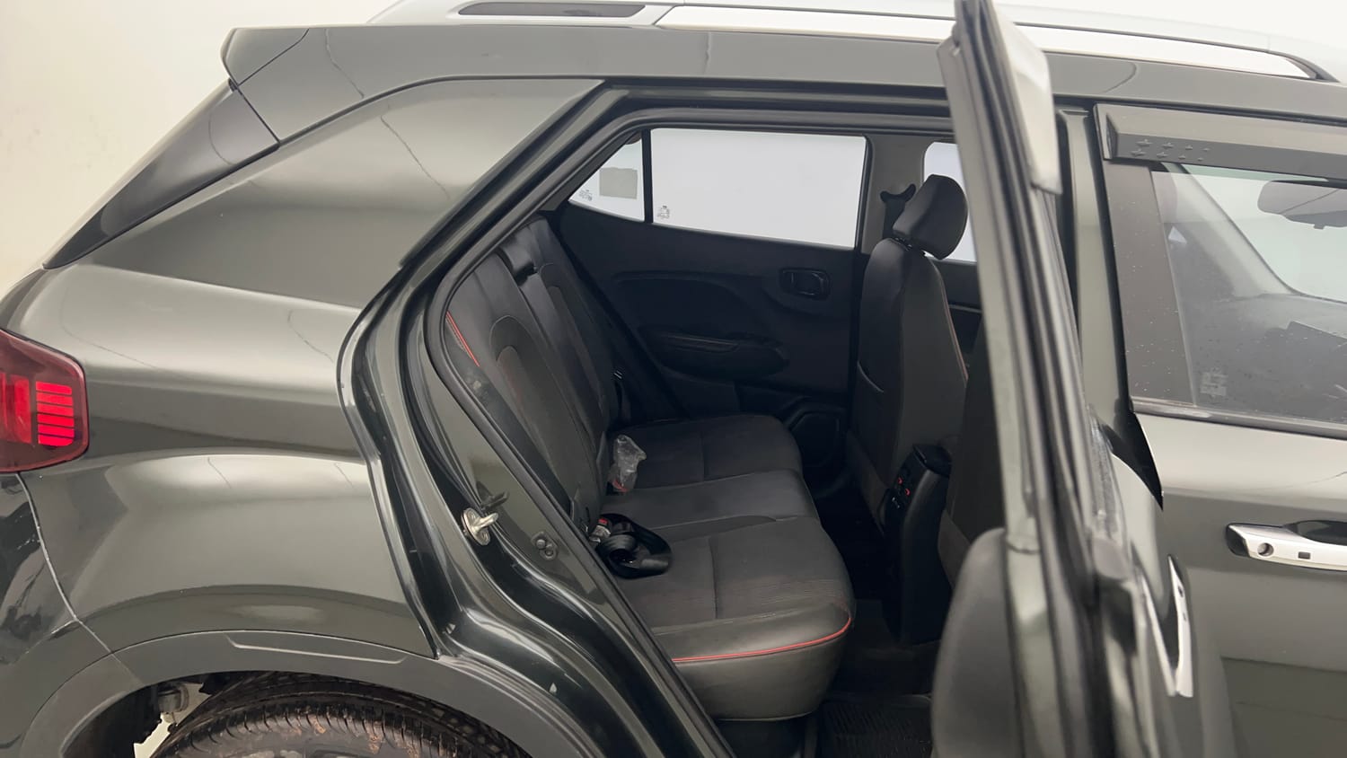 Used 2021 Hyundai Venue SX (O) 1.5 CRDi Diesel Manual interior RIGHT SIDE REAR DOOR CABIN VIEW