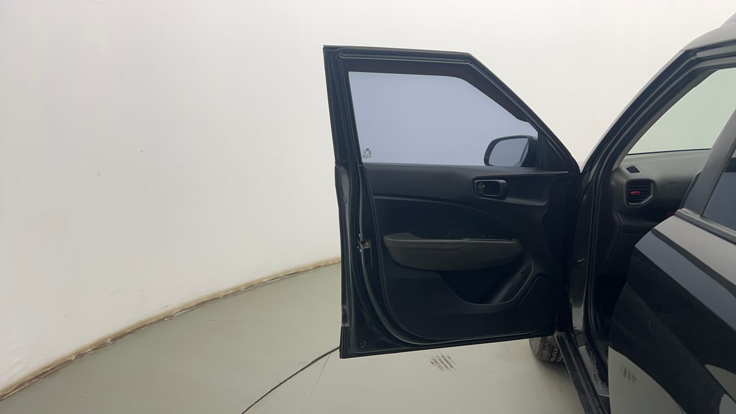 Used 2021 Hyundai Venue SX (O) 1.5 CRDi Diesel Manual interior LEFT FRONT DOOR OPEN VIEW
