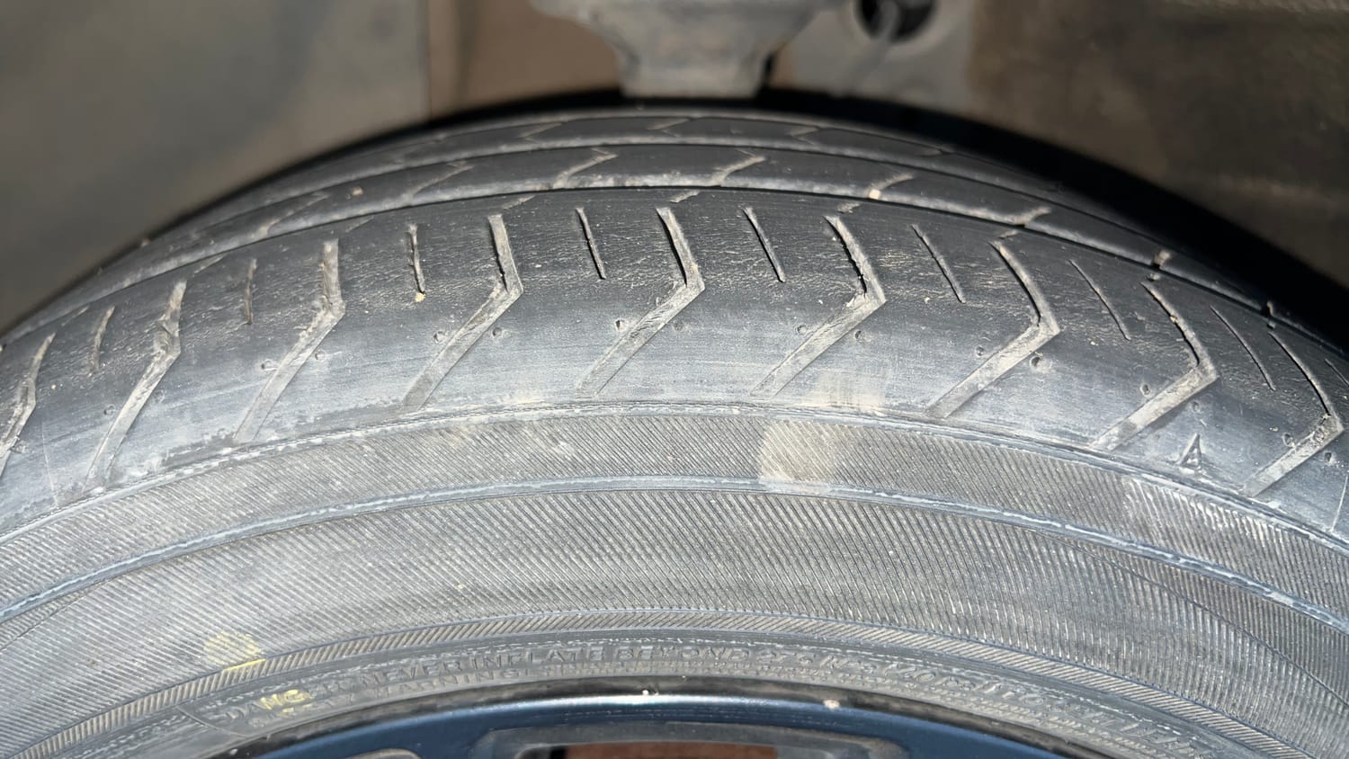 Used 2022 Maruti Suzuki Celerio ZXi Plus Petrol Manual tyres LEFT FRONT TYRE TREAD VIEW