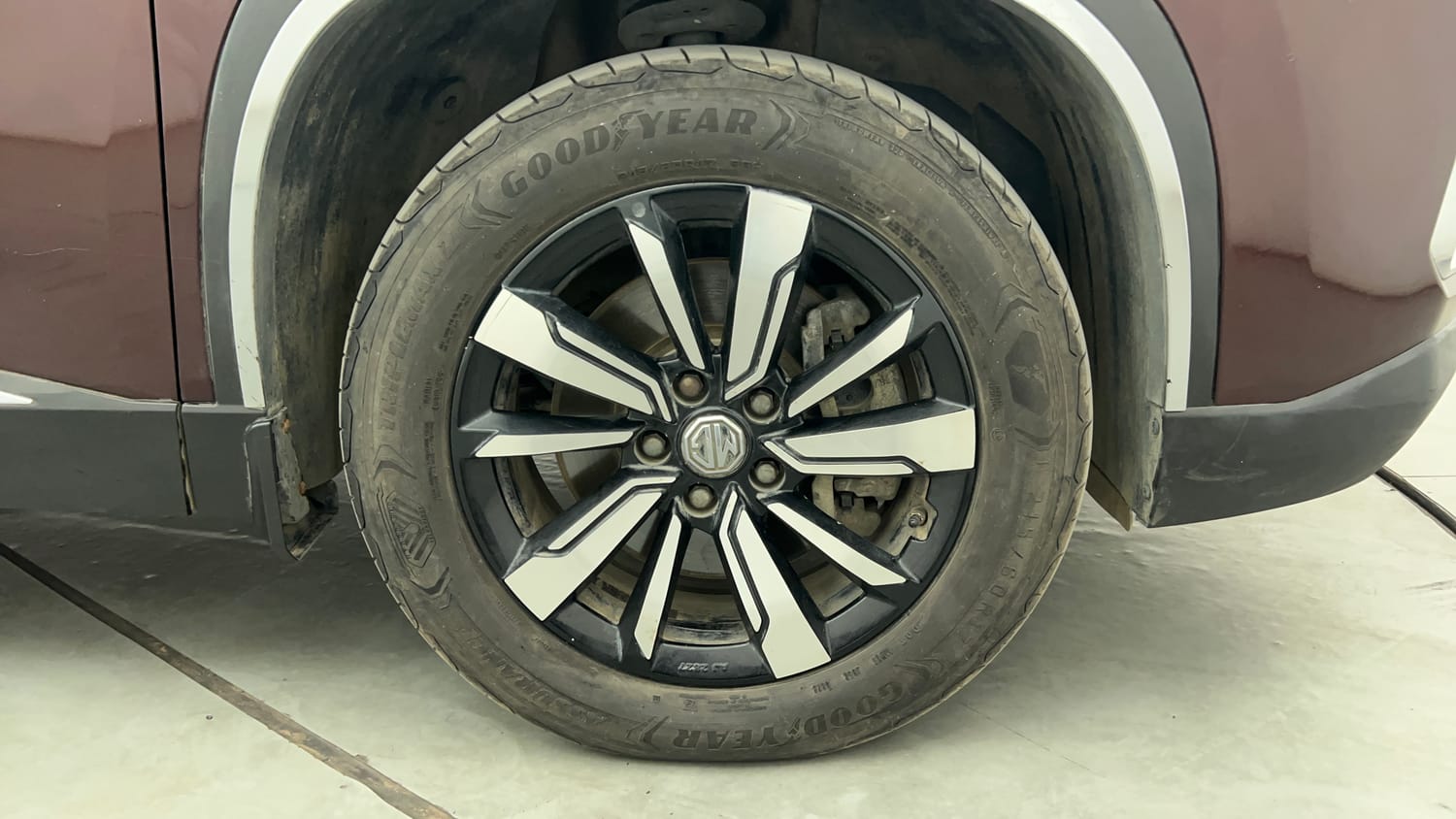 Used 2019 MG Motors Hector Sharp 1.5 DCT Petrol Petrol Automatic tyres RIGHT FRONT TYRE RIM VIEW