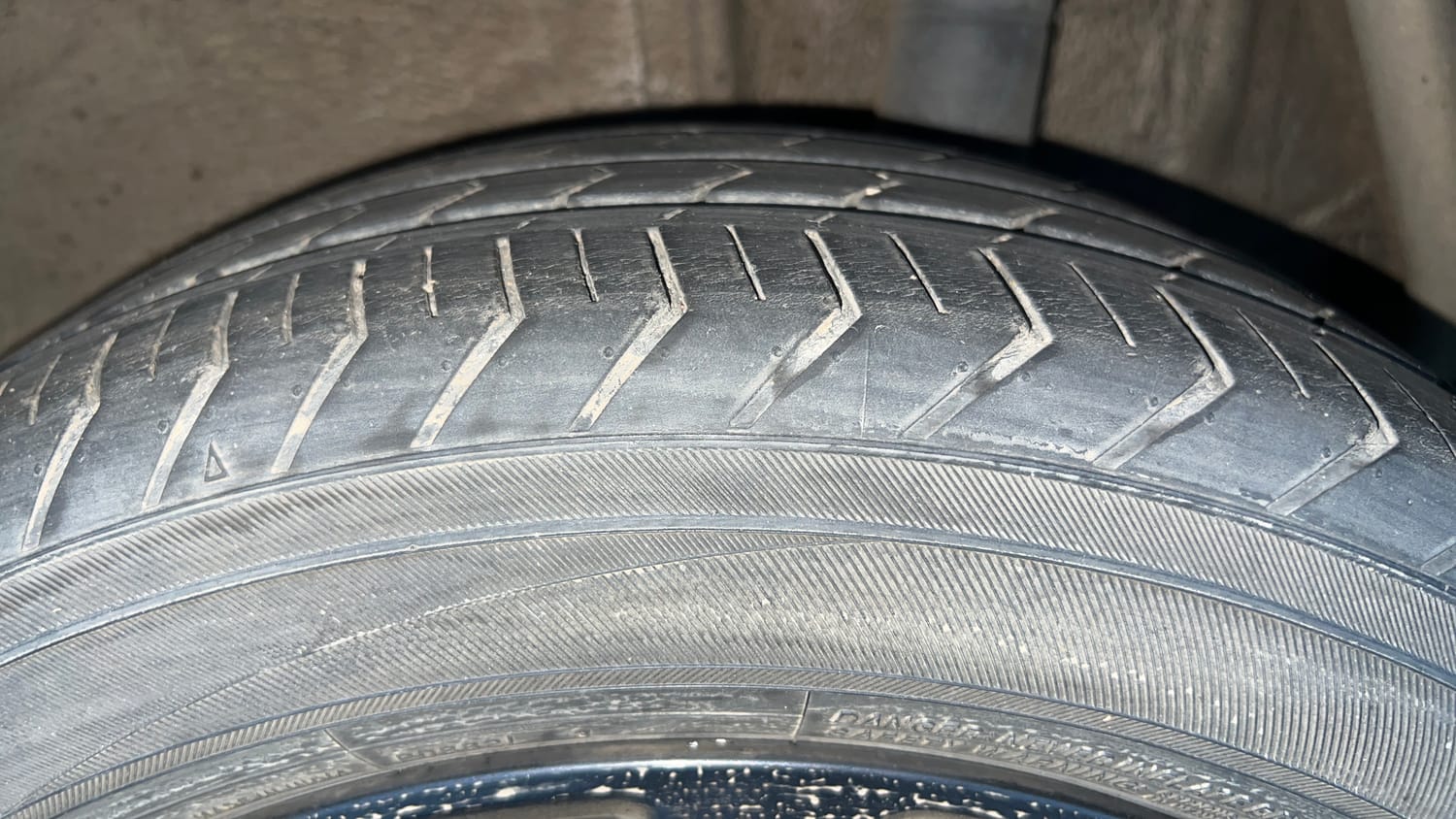 Used 2022 Maruti Suzuki Celerio ZXi Plus Petrol Manual tyres LEFT REAR TYRE TREAD VIEW