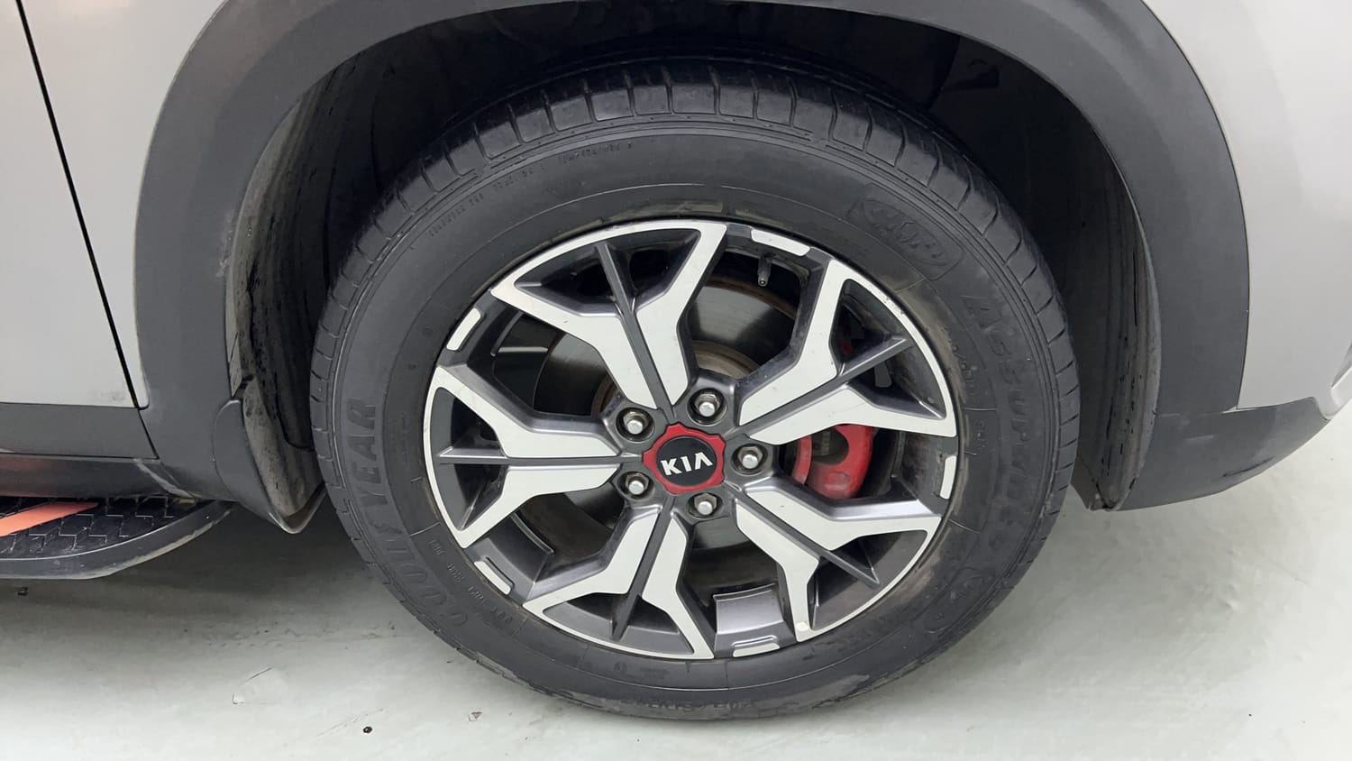 Used 2019 Kia Seltos GTX 1.4 Petrol Manual tyres RIGHT FRONT TYRE RIM VIEW
