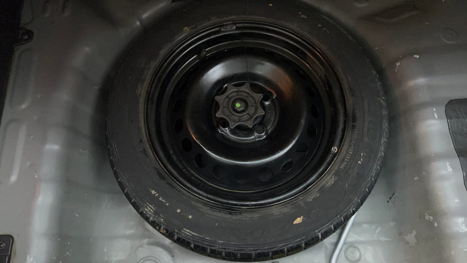 Used 2014 Hyundai Grand i10 Sportz 1.2 Kappa VTVT Petrol Manual tyres SPARE TYRE VIEW