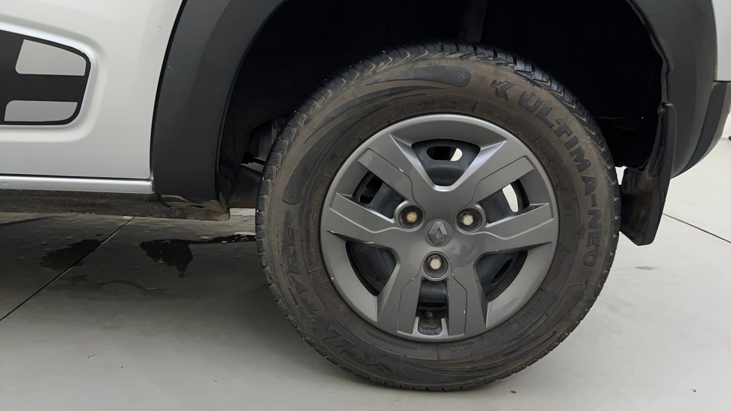 Used 2017 Renault Kwid 1.0 RXL AMT Petrol Automatic tyres LEFT REAR TYRE RIM VIEW