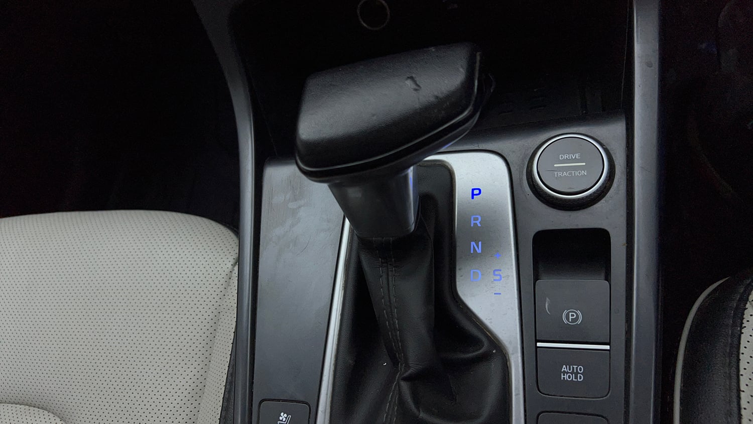 Used 2022 Hyundai Creta SX (O) 1.5 Diesel Automatic Diesel Automatic interior GEAR  KNOB VIEW
